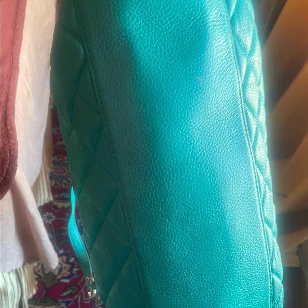 kate spade Quilted Teal Tote with Chain-Link Strap dust bag & small coin - Picture 10 of 10